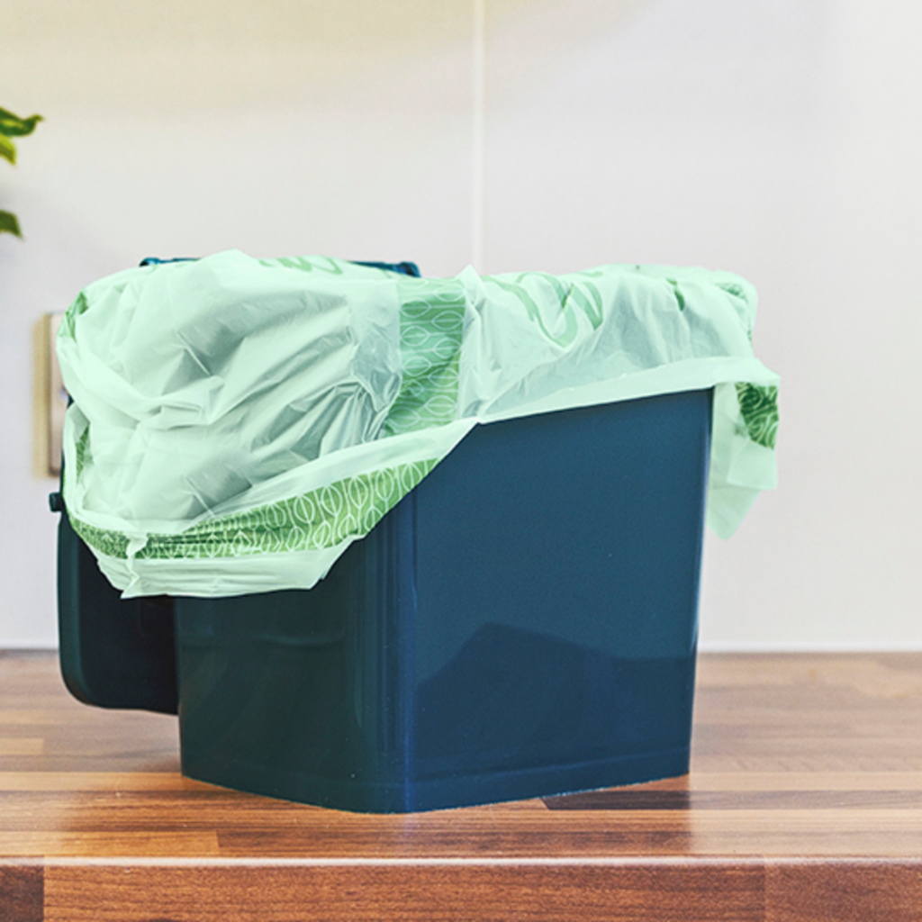 Home compostable caddy liners and certified compostable litred sacks for commercial kitchens. Made in Europe from plant-based Mater-Bi. Use up to 30 litres for pure food waste, or larger sizes if there's lots of used Vegware in your bin.